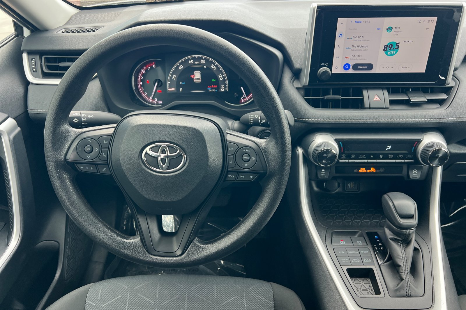 Used 2025 Toyota RAV4 XLE AWD/4WD image 16