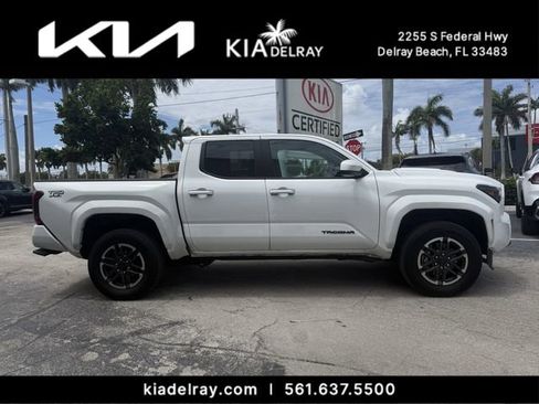 Used 2025 Toyota Tacoma TRD Sport RWD image 2