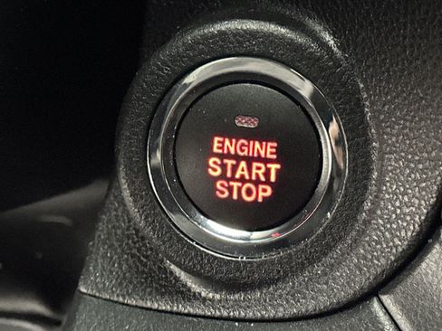 Used 2025 Subaru Outback Premium image 27