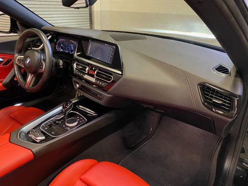 Used 2024 BMW Z4 sDrive30i w/ Premium Package image 33