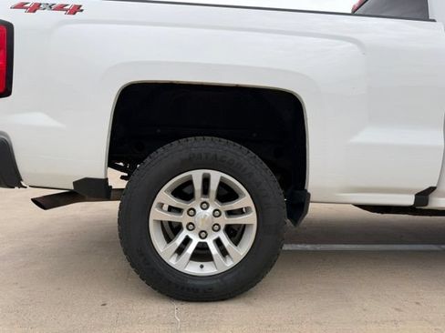 Used 2018 Chevrolet Silverado 1500 LT w/ All Star Edition AWD/4WD image 9