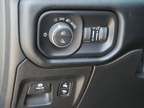 Used 2020 RAM 1500 Laramie image 5