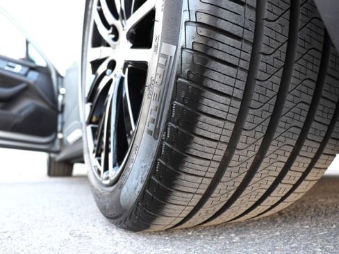 Used 2019 Porsche Panamera 4 image 90