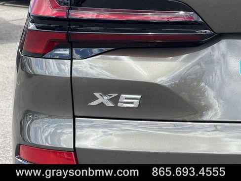 Used 2026 BMW X5 xDrive40i w/ M Sport Package image 34
