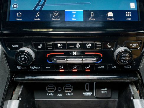 Used 2023 Jeep Grand Cherokee Summit image 26