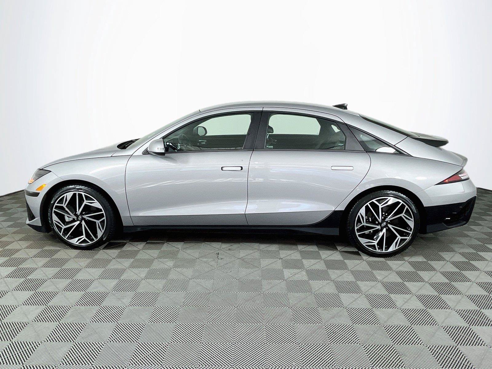 Certified 2023 Hyundai Ioniq 6 SEL AWD/4WD image 4
