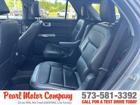 Used 2021 Ford Explorer XLT w/ Equipment Group 202A AWD/4WD image 21