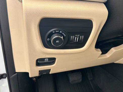 Used 2021 Jeep Grand Cherokee L Limited RWD image 39