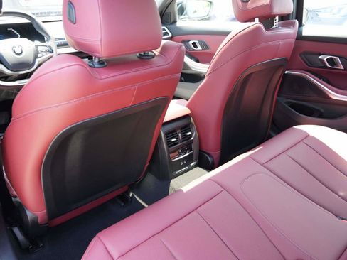 Used 2025 BMW 330i Sedan w/ Convenience Package RWD image 10