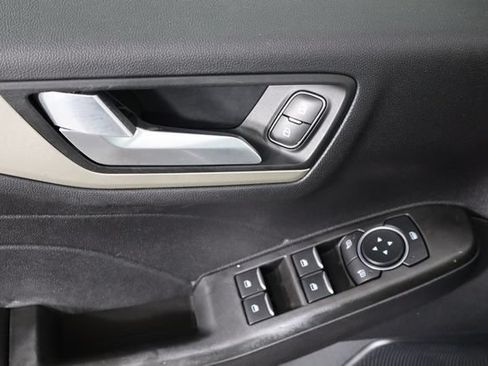 Used 2021 Ford Escape SE FWD image 19