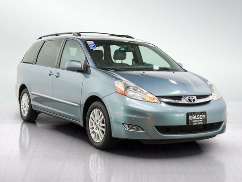 Used 2008 Toyota Sienna XLE Limited FWD image 7