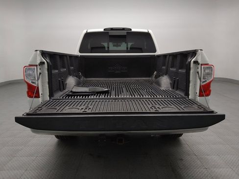 Used 2017 Nissan Titan SV image 29