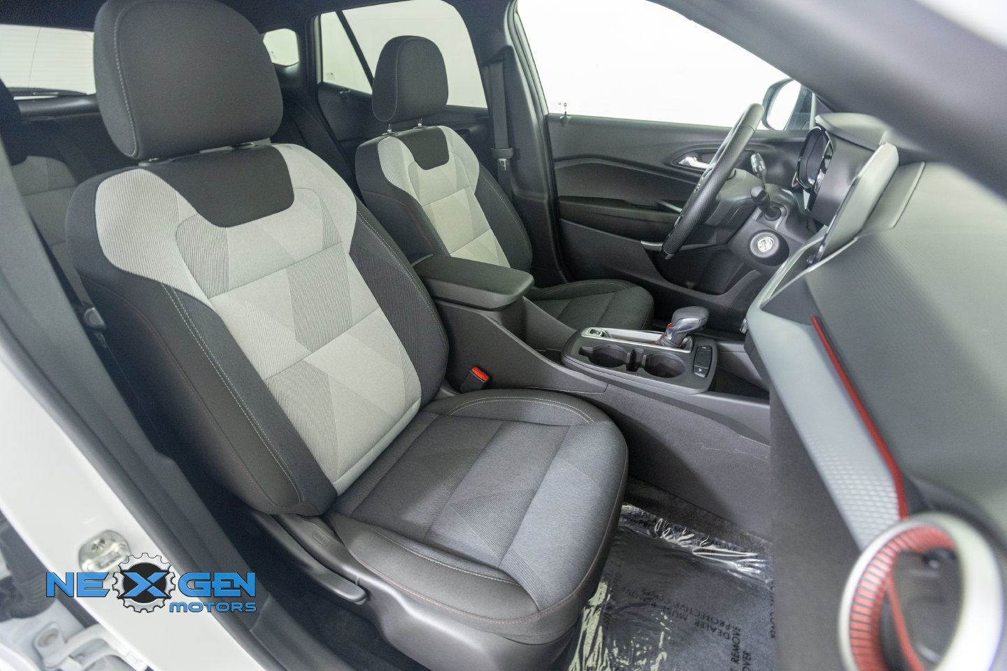 Used 2025 Chevrolet Trax RS w/ Driver Confidence Package FWD image 10