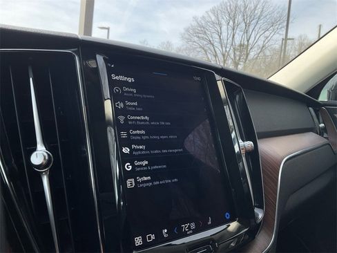 Certified 2023 Volvo XC60 B5 Plus w/ Climate Package image 20