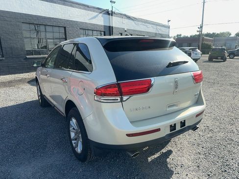 Used 2015 Lincoln MKX AWD w/ Equipment Group 101A image 2