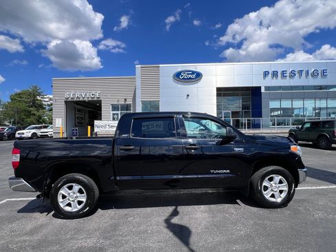 Used 2017 Toyota Tundra SR5 AWD/4WD image 8