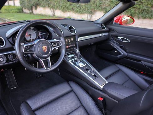 Used 2019 Porsche 718 Boxster S RWD image 16