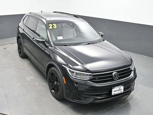 Used 2023 Volkswagen Tiguan SE R-Line AWD/4WD image 17