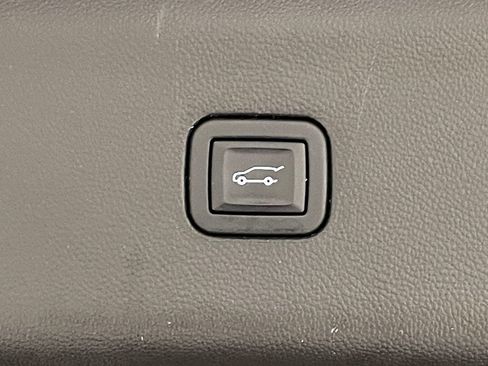 Used 2020 Buick Enclave Premium AWD/4WD image 13