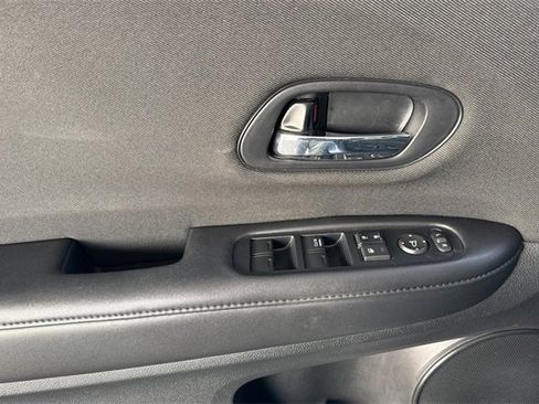 Used 2020 Honda HR-V LX image 13