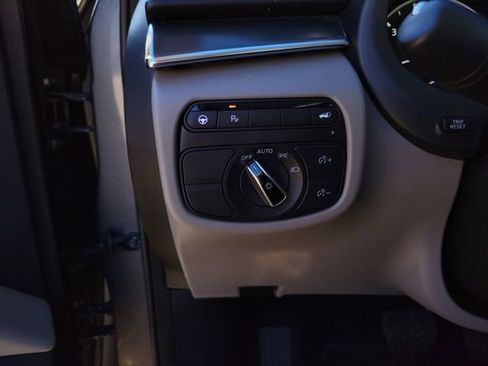 Used 2023 INFINITI QX50 Luxe image 17