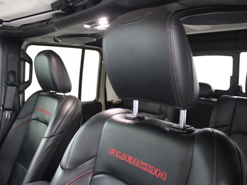 Used 2022 Jeep Gladiator Rubicon w/ Cold Weather Group AWD/4WD image 5