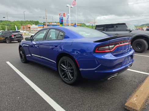 Used 2019 Dodge Charger SXT w/ Blacktop Package AWD/4WD image 6