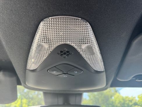 Used 2018 Toyota C-HR XLE FWD image 25