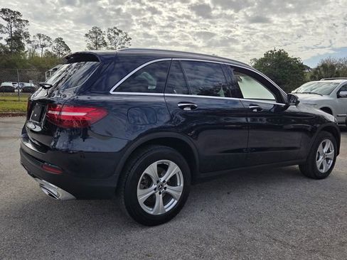 Used 2017 Mercedes-Benz GLC 300 4MATIC image 7