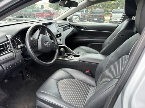 Used 2024 Toyota Camry SE FWD image 7