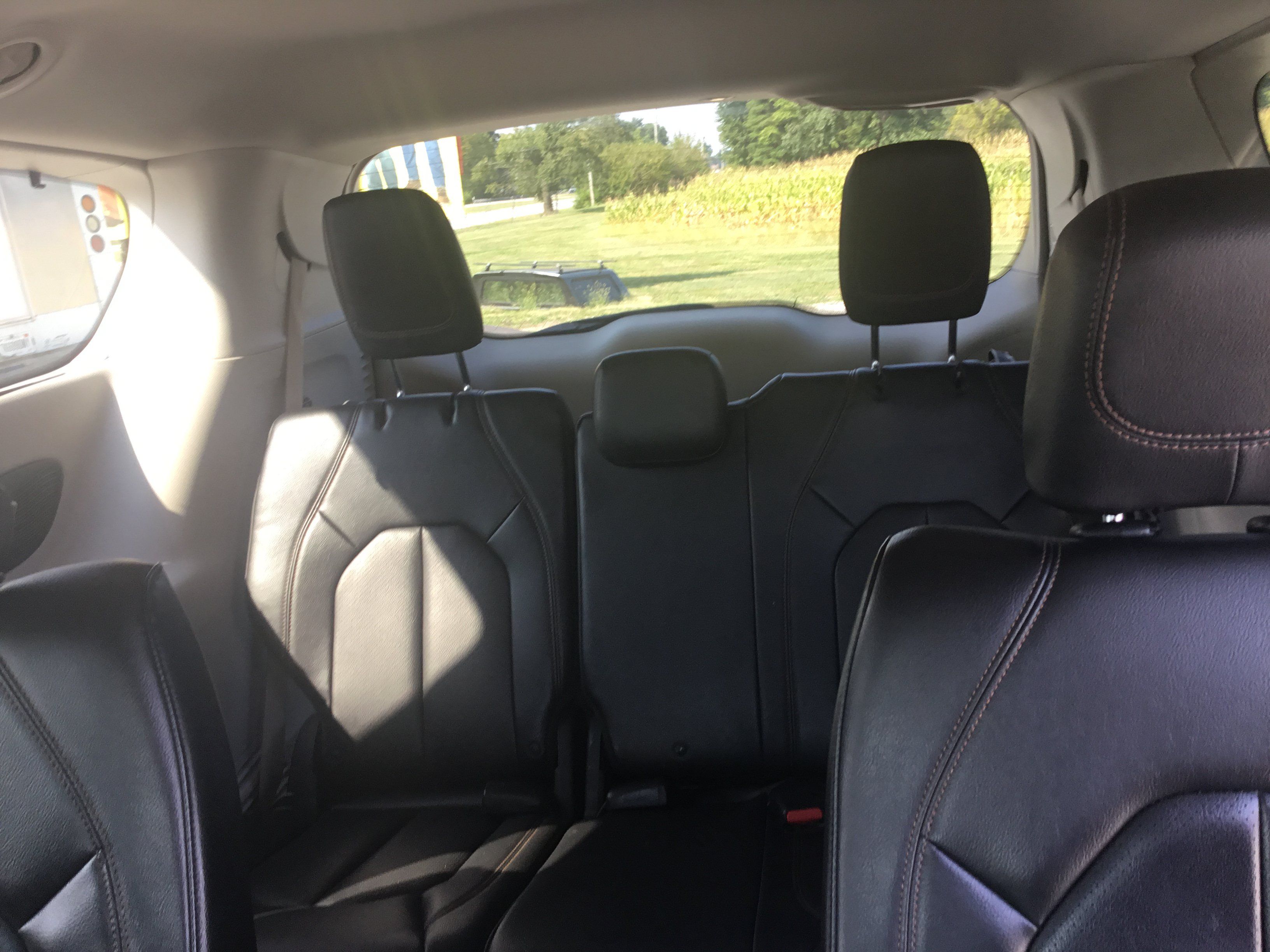 Used 2017 Chrysler Pacifica Touring-L Plus w/ Advanced Safetytec Group FWD image 11