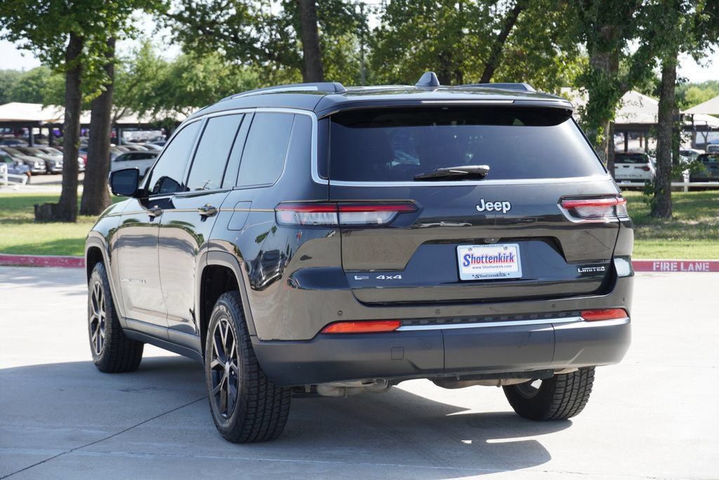 Used 2022 Jeep Grand Cherokee L Limited AWD/4WD image 5
