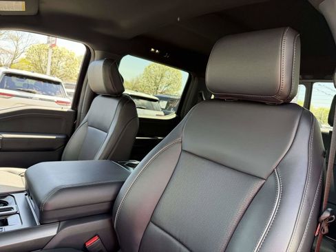 Used 2025 Ford F150 Lariat AWD/4WD image 19