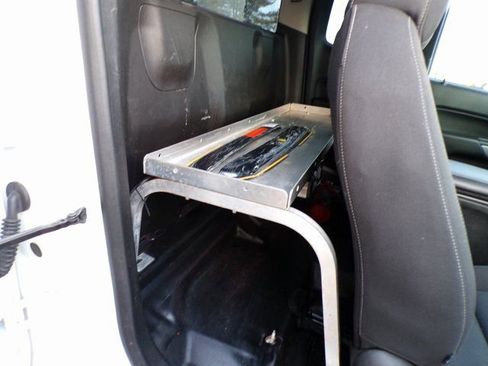 Used 2021 Chevrolet Colorado LT w/ Fleet Safety Package image 9