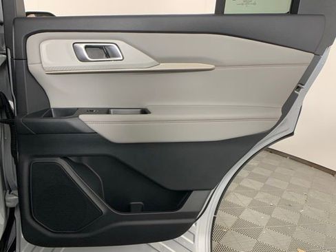 Used 2025 Ford Explorer Active w/ Active Comfort Package image 30