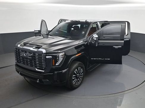 Used 2024 GMC Sierra 2500 Denali Ultimate AWD/4WD image 30