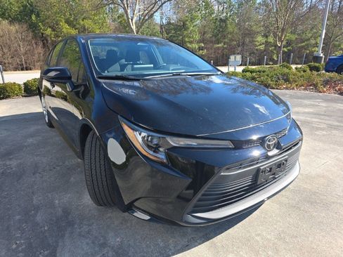 Used 2023 Toyota Corolla LE image 7