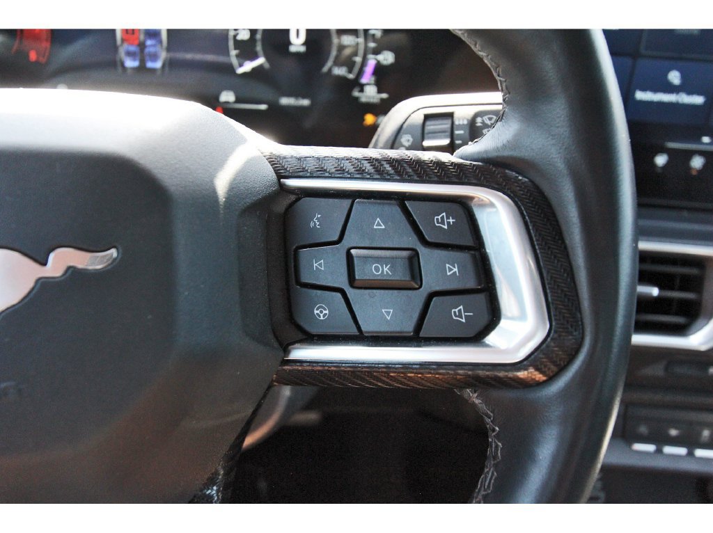 Used 2025 Ford Mustang Convertible RWD image 18