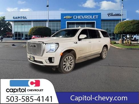 Used 2024 GMC Yukon XL Denali w/ Advanced Technology Package image 2