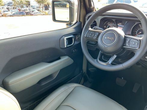 New 2026 Jeep Gladiator Mojave AWD/4WD image 11