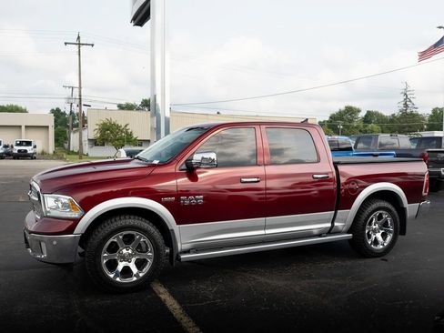 Used 2016 RAM 1500 Laramie w/ Convenience Group AWD/4WD image 4