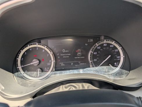Used 2022 Toyota Highlander XLE FWD image 17