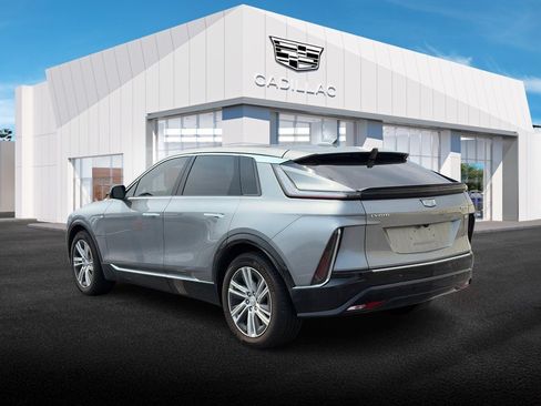 Used 2024 Cadillac Lyriq Tech AWD/4WD image 8