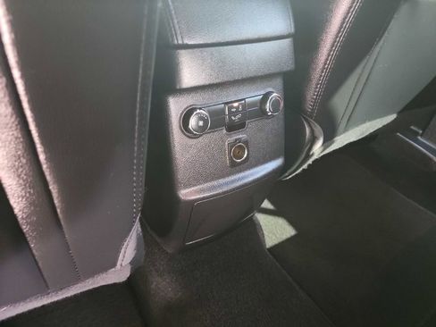 Used 2018 Ford Explorer XLT w/ Equipment Group 202A image 29