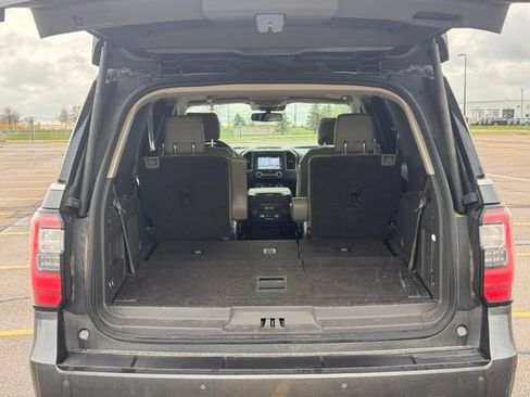 Used 2019 Ford Expedition Limited w/ Equipment Group 302A AWD/4WD image 40