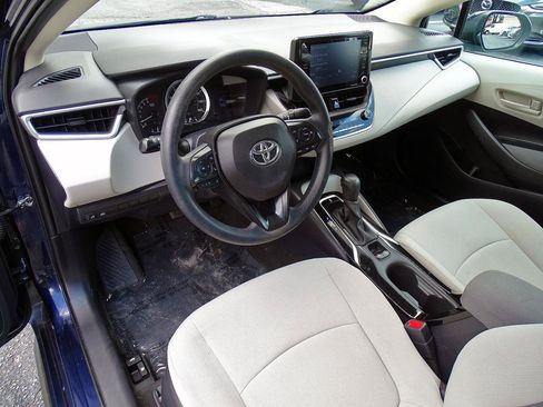 Used 2022 Toyota Corolla LE FWD image 20