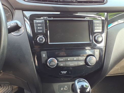 Used 2022 Nissan Rogue Sport SL AWD/4WD image 17