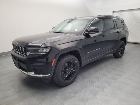 Used 2022 Jeep Grand Cherokee L Laredo w/ Luxury Tech Group I AWD/4WD image 2