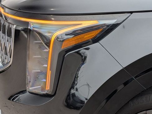 Used 2025 Kia Carnival EX image 9