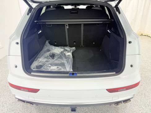 Used 2022 Audi SQ5 Premium Plus w/ Premium Plus Package image 20